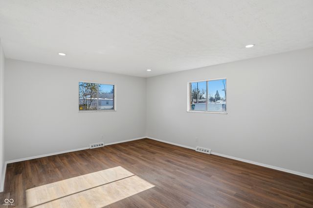 5441 N Kenmore Road, Indianapolis, IN 46226