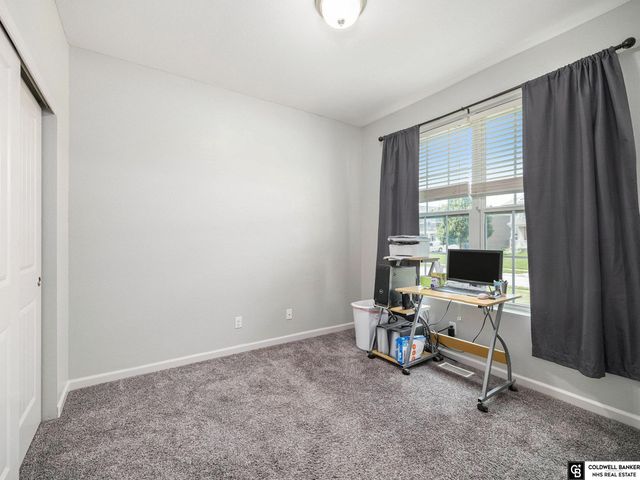 10623 S 110th Avenue, Papillion, NE 68046