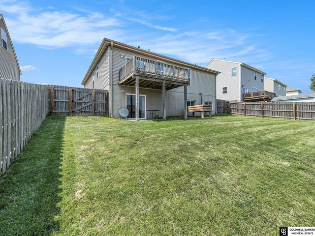 10623 S 110th Avenue, Papillion, NE 68046