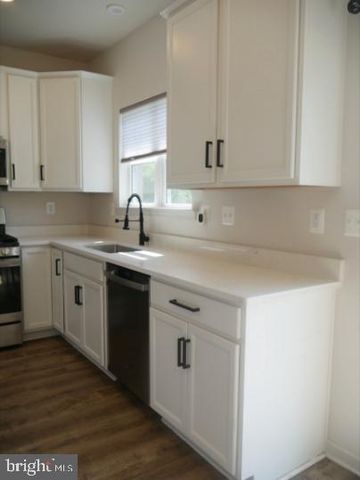 2517 DRAKE LN, Fredericksburg, VA 22408