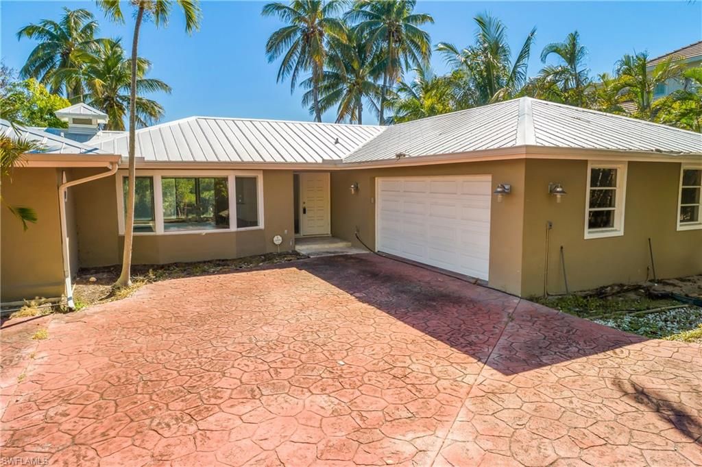 2195 Sheepshead DR, NAPLES, FL 34102 — photo 2