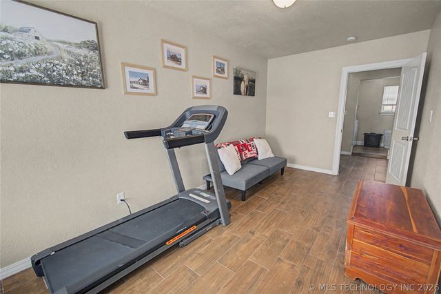 1921 S 64th Street W, Muskogee, OK 74401