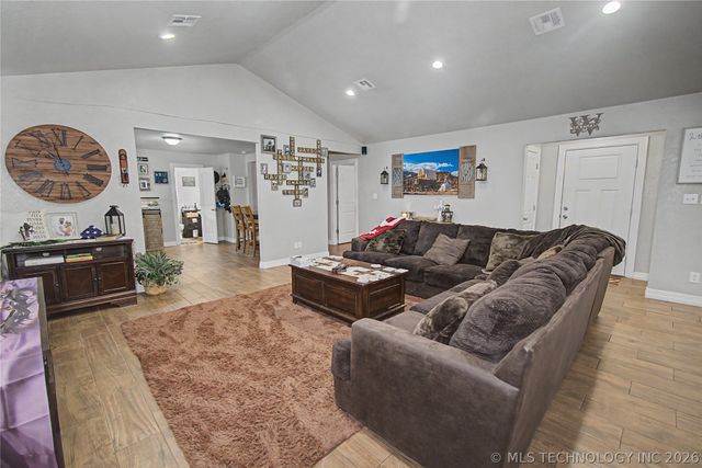 1921 S 64th Street W, Muskogee, OK 74401