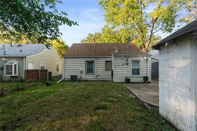 6736 Vernon Avenue, St Louis, MO 63130