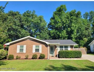 116 Meadowood Drive, Wilmington, NC 28411