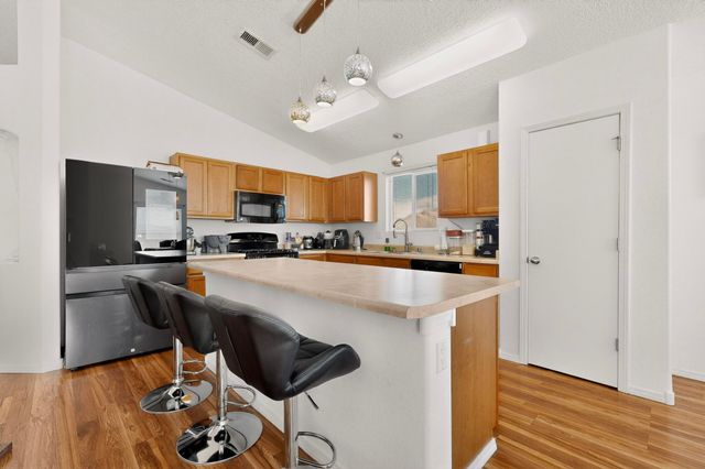 103 Oakwood Court SW, Rio Rancho, NM 87124