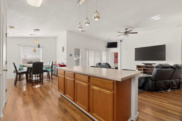 103 Oakwood Court SW, Rio Rancho, NM 87124