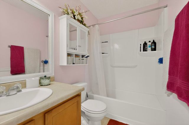 103 Oakwood Court SW, Rio Rancho, NM 87124