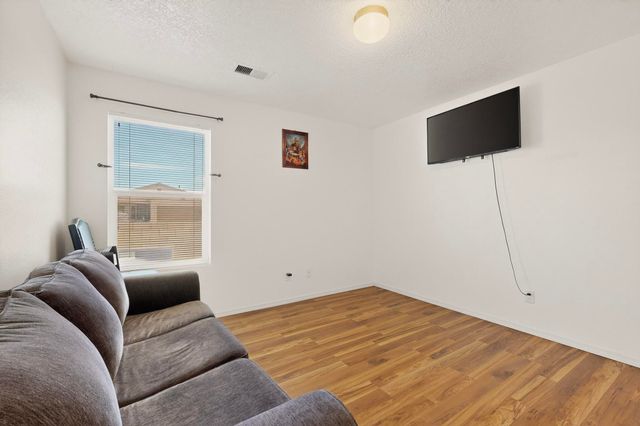 103 Oakwood Court SW, Rio Rancho, NM 87124