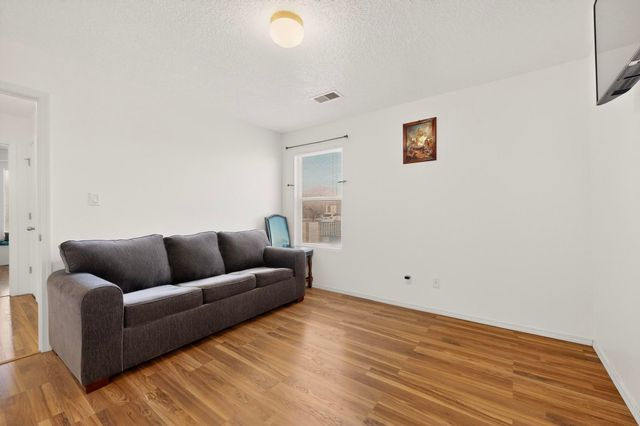 103 Oakwood Court SW, Rio Rancho, NM 87124