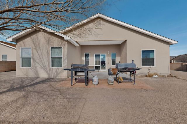 103 Oakwood Court SW, Rio Rancho, NM 87124