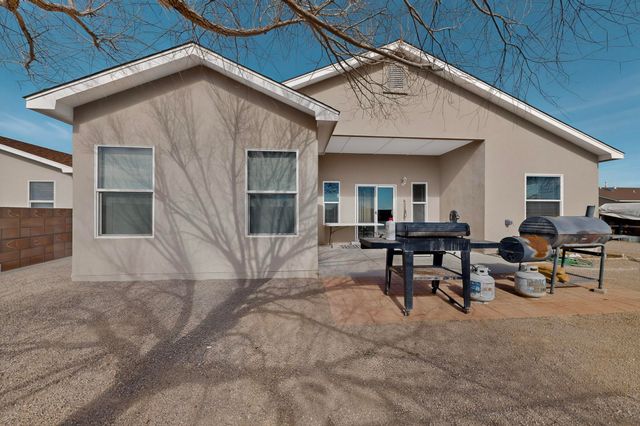 103 Oakwood Court SW, Rio Rancho, NM 87124