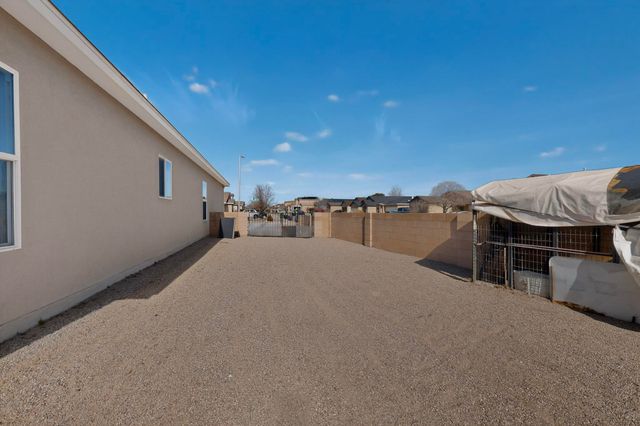 103 Oakwood Court SW, Rio Rancho, NM 87124