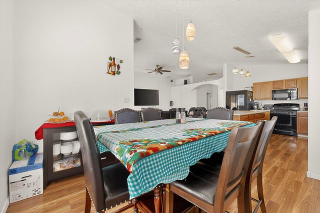 103 Oakwood Court SW, Rio Rancho, NM 87124