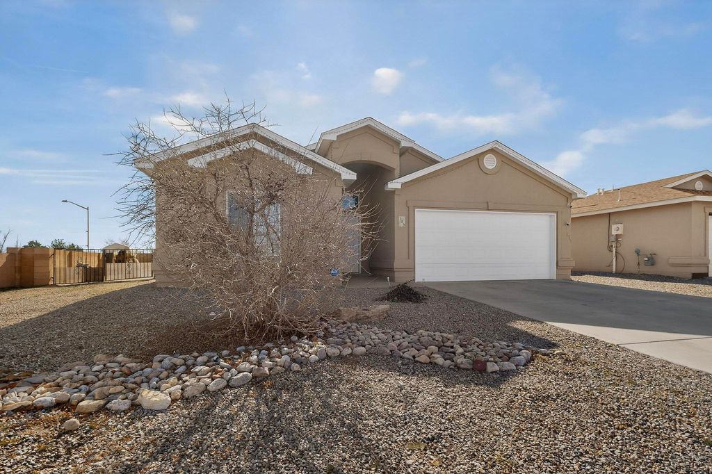 103 Oakwood Court SW, Rio Rancho, NM 87124