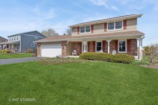 2212 High Point Drive, Lindenhurst, IL 60046