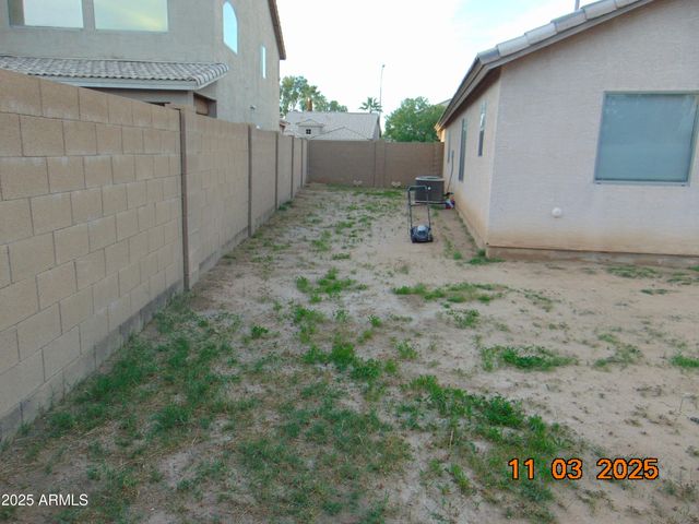 10610 W WINDSOR Avenue W, Avondale, AZ 85392