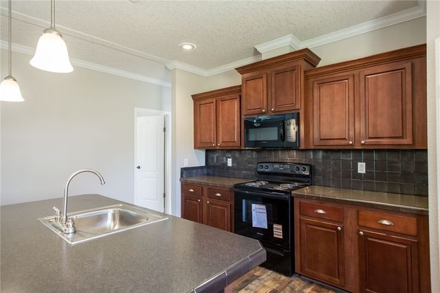 2734 Woodridge Road, Waycross, GA 31503