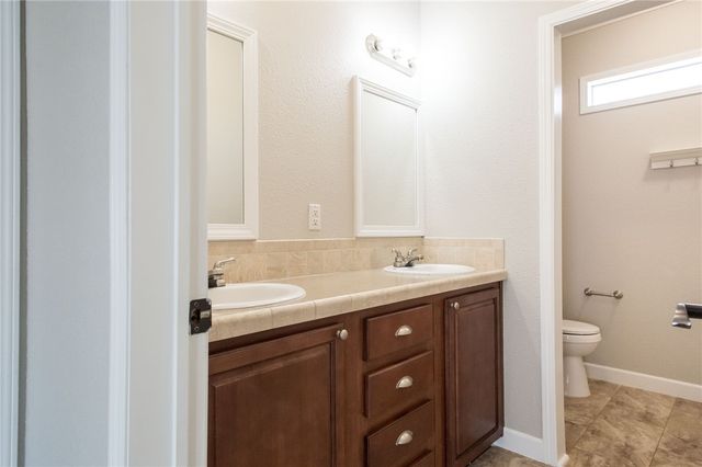 2734 Woodridge Road, Waycross, GA 31503