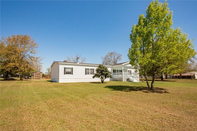 2734 Woodridge Road, Waycross, GA 31503