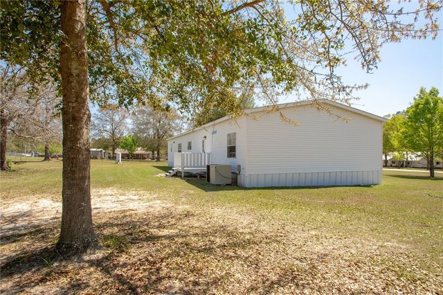 2734 Woodridge Road, Waycross, GA 31503