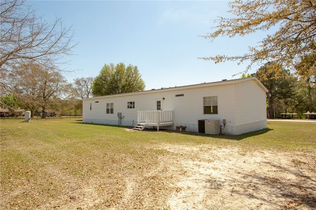 2734 Woodridge Road, Waycross, GA 31503