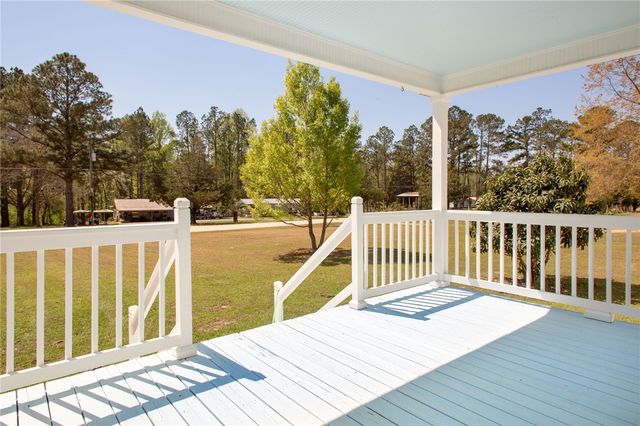 2734 Woodridge Road, Waycross, GA 31503