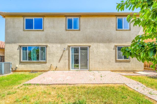 10084 Cape Verde Dr, Elk Grove, CA 95757