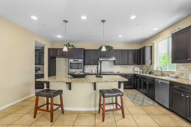 10084 Cape Verde Dr, Elk Grove, CA 95757