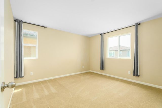 10084 Cape Verde Dr, Elk Grove, CA 95757