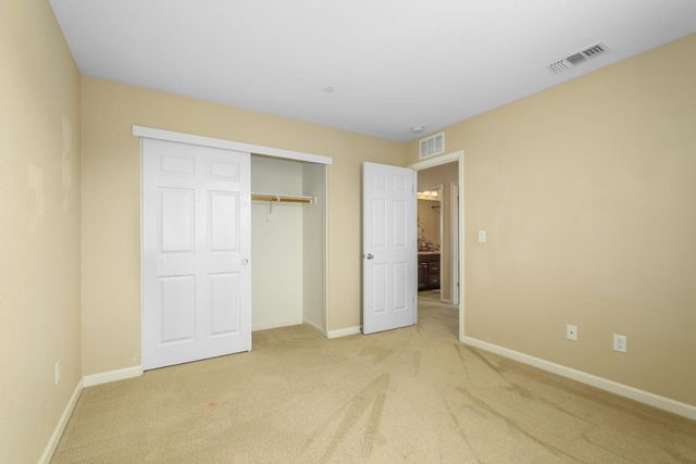 10084 Cape Verde Dr, Elk Grove, CA 95757