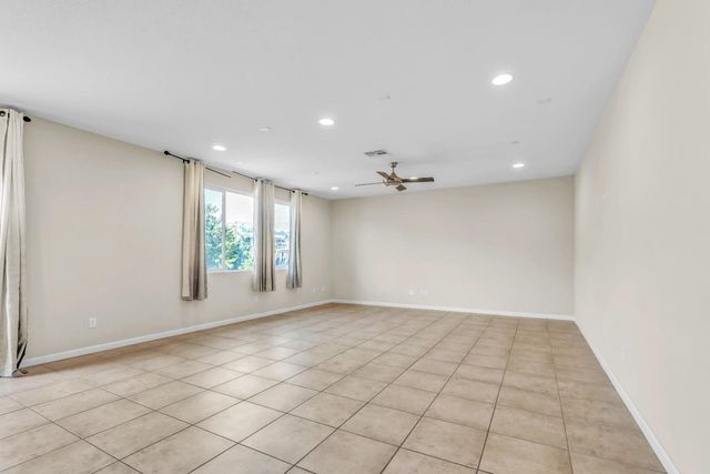 10084 Cape Verde Dr, Elk Grove, CA 95757