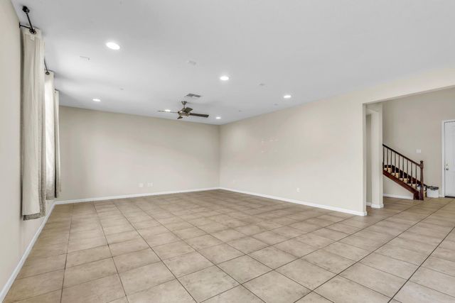 10084 Cape Verde Dr, Elk Grove, CA 95757