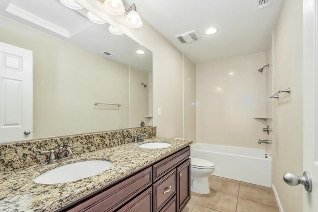 10084 Cape Verde Dr, Elk Grove, CA 95757