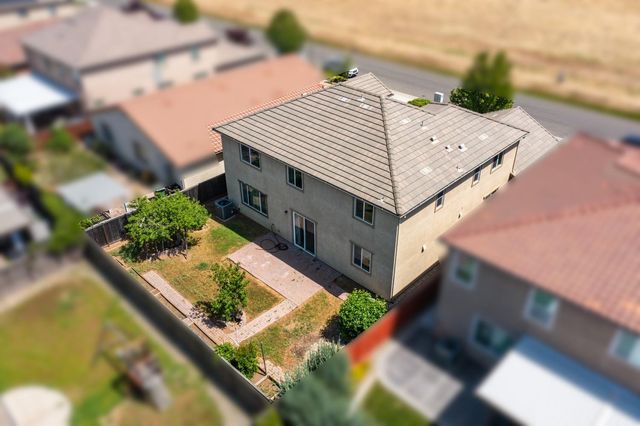 10084 Cape Verde Dr, Elk Grove, CA 95757