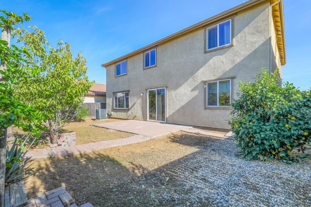 10084 Cape Verde Dr, Elk Grove, CA 95757
