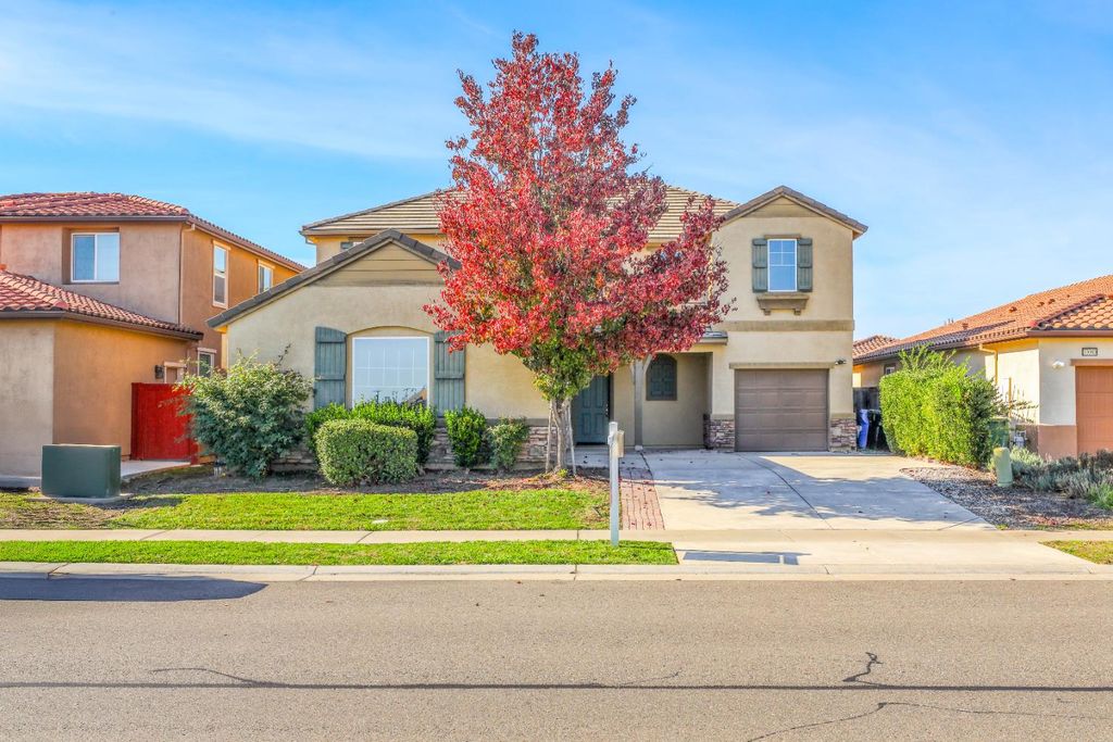 10084 Cape Verde Dr, Elk Grove, CA 95757