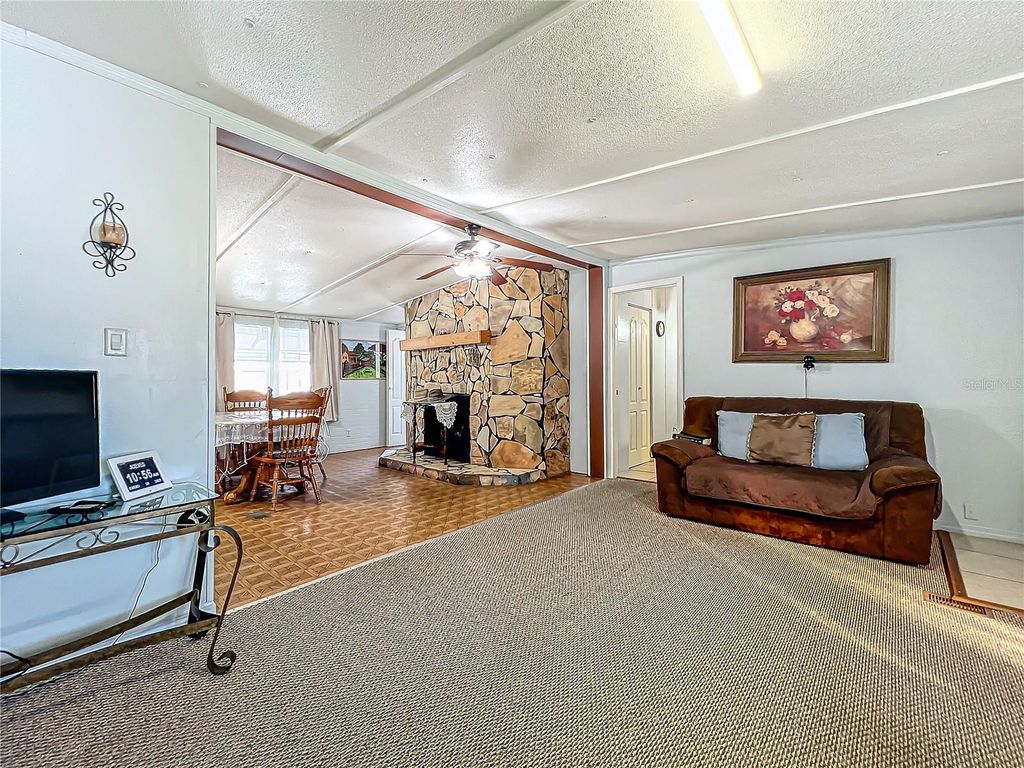 Image 16 of property listing at 312 2ND STREET, Orlando, FL 32824