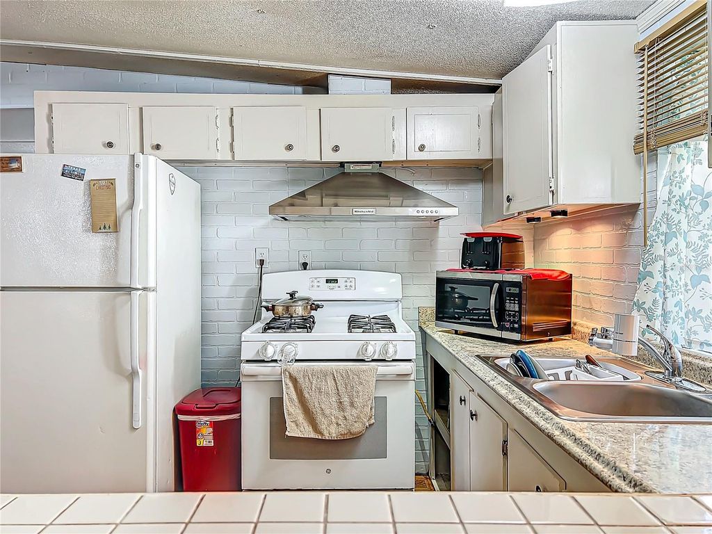 Image 25 of property listing at 312 2ND STREET, Orlando, FL 32824