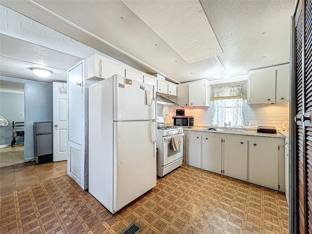 Image 26 of property listing at 312 2ND STREET, Orlando, FL 32824