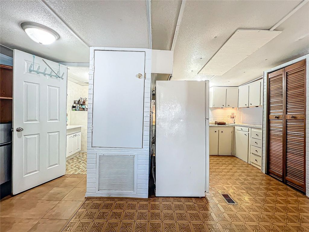 Image 32 of property listing at 312 2ND STREET, Orlando, FL 32824