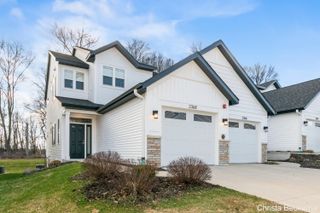 2368 Watertown Way NE, Grand Rapids, MI 49505