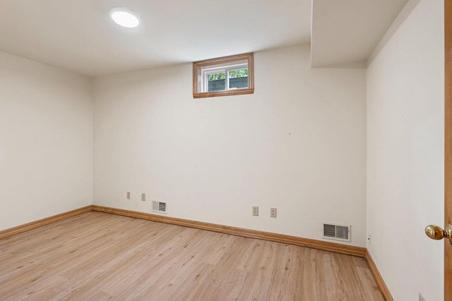 821 ASH STREET, Green Bay, WI 54313
