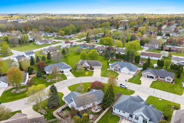 821 ASH STREET, Green Bay, WI 54313