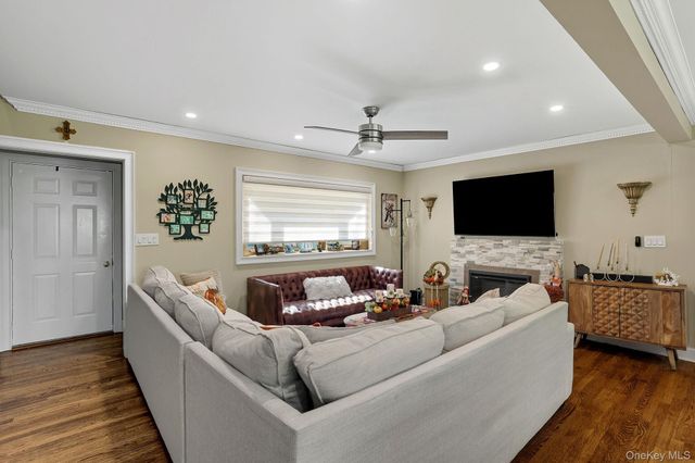 110 Topland Road, White Plains, NY 10605