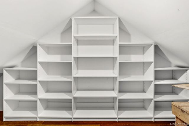 110 Topland Road, White Plains, NY 10605