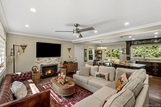 110 Topland Road, White Plains, NY 10605