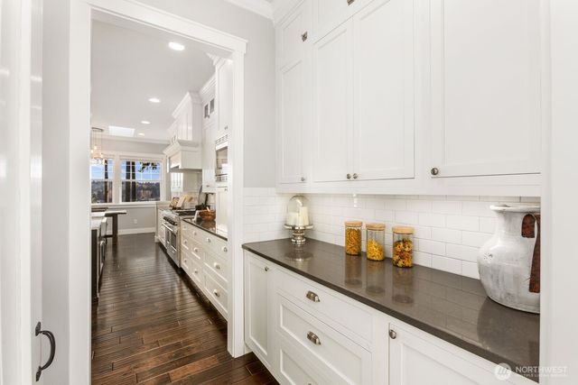 8411 NE 110th Place, Kirkland, WA 98034