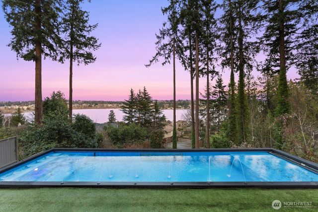 8411 NE 110th Place, Kirkland, WA 98034