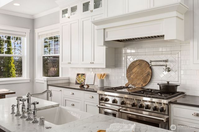 8411 NE 110th Place, Kirkland, WA 98034